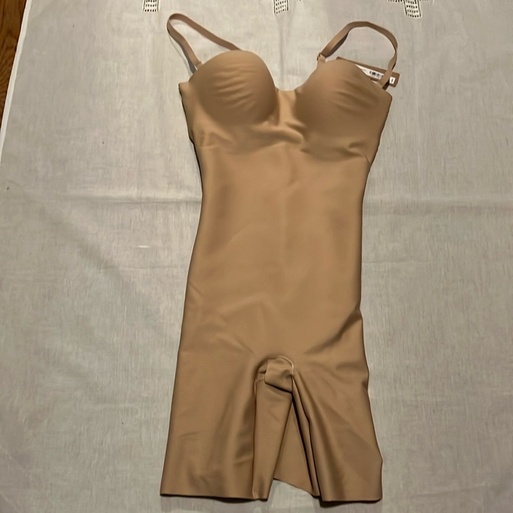 SKIMS Tan Shapewear Bodysuit with Seamless Design